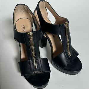 Moda Black Heeled Sandals with Gold Zipper